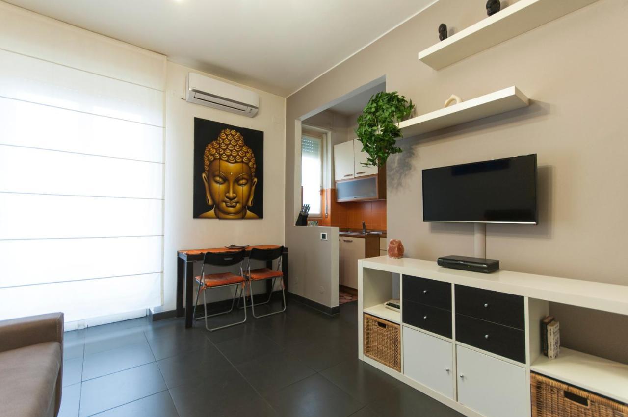 High Rise Studio Flat Near Metro Stop Milano Exteriör bild