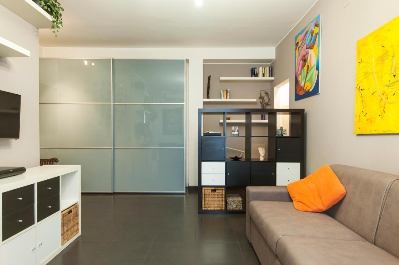 High Rise Studio Flat Near Metro Stop Milano Exteriör bild