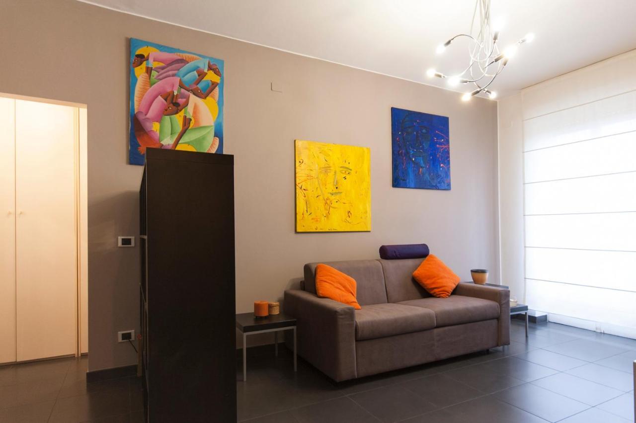 High Rise Studio Flat Near Metro Stop Milano Exteriör bild