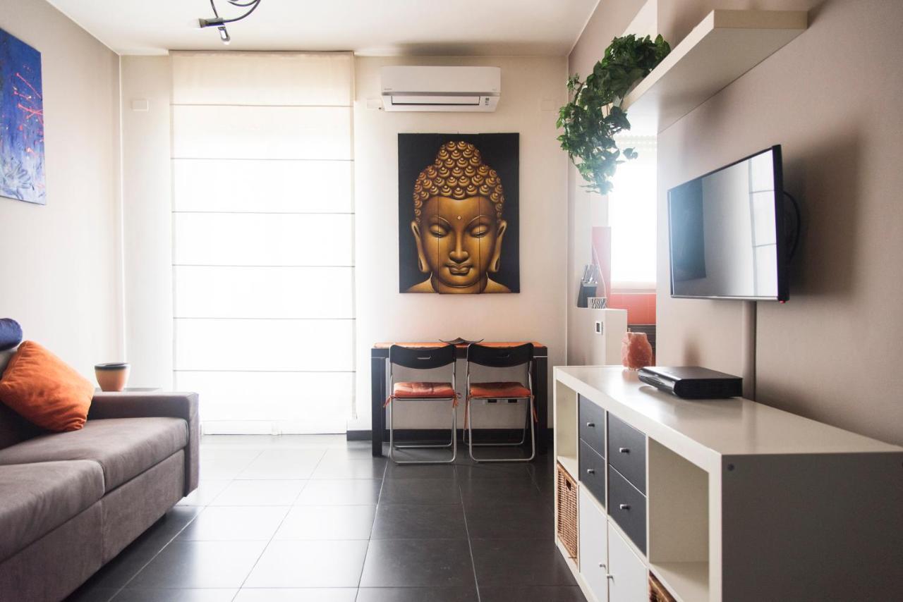 High Rise Studio Flat Near Metro Stop Milano Exteriör bild