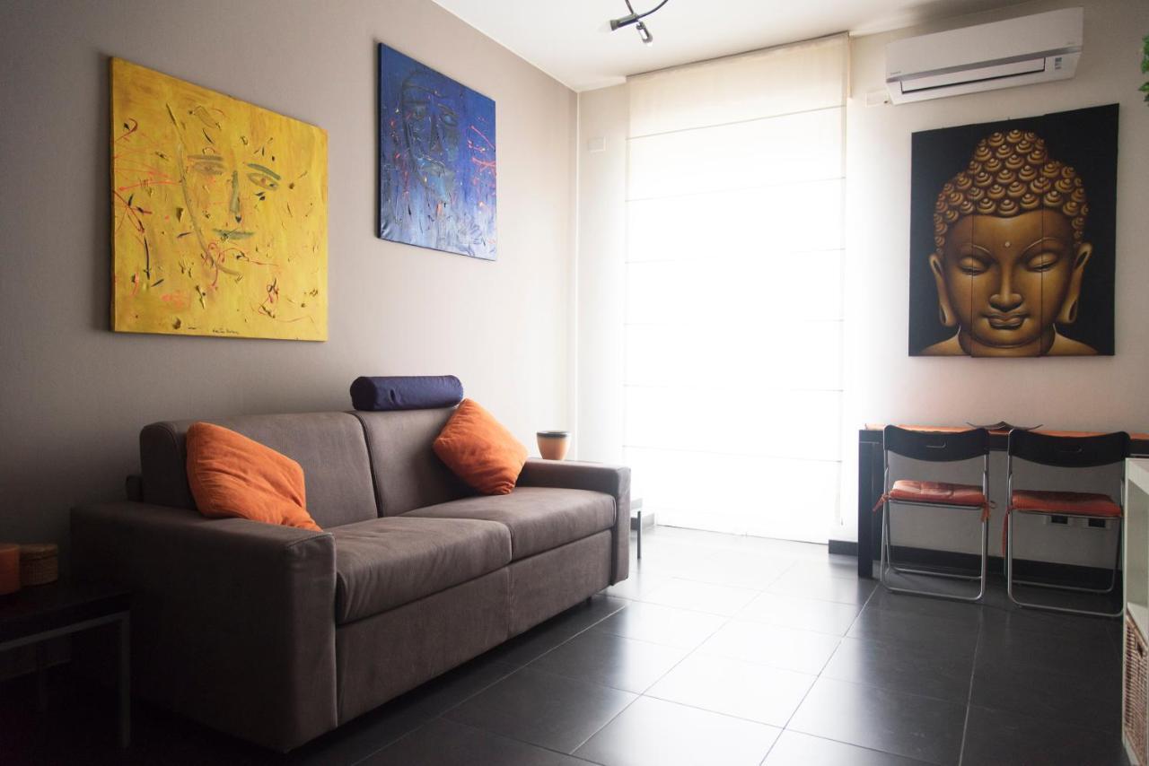 High Rise Studio Flat Near Metro Stop Milano Exteriör bild