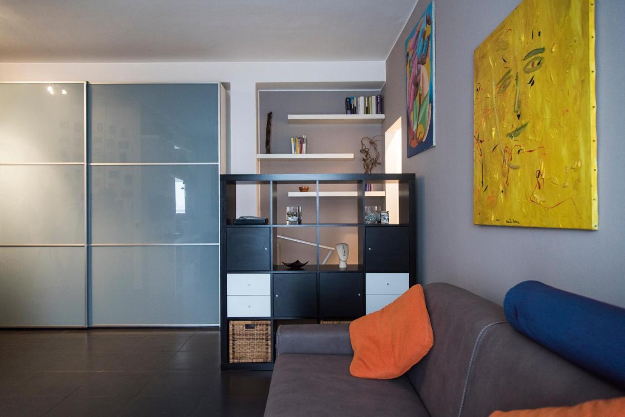 High Rise Studio Flat Near Metro Stop Milano Exteriör bild